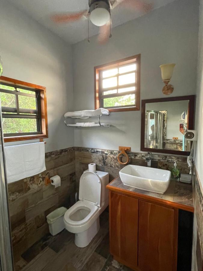 Hidden Treasure Vacation Home Blue Bay Cottage 库尔克岛 外观 照片